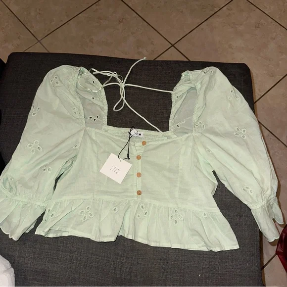 NWT Zara Embroidered Eyelet Blouse Size bloggers fave - Picture 5 of 12